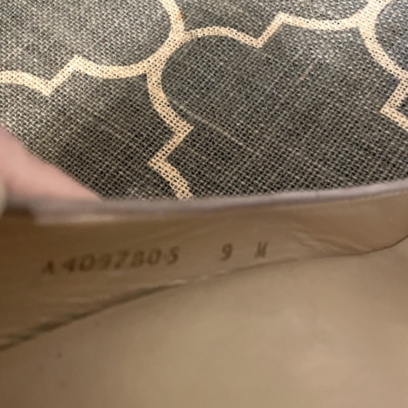 Stuart Weitzman Anna Wedges size 9M. - Picture 6 of 8